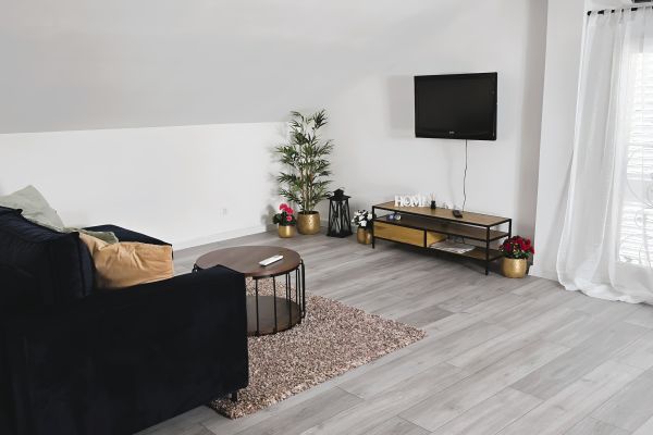 living-roomA28EDA92-7E0D-5182-7CE7-5B3980EC5E48.jpg